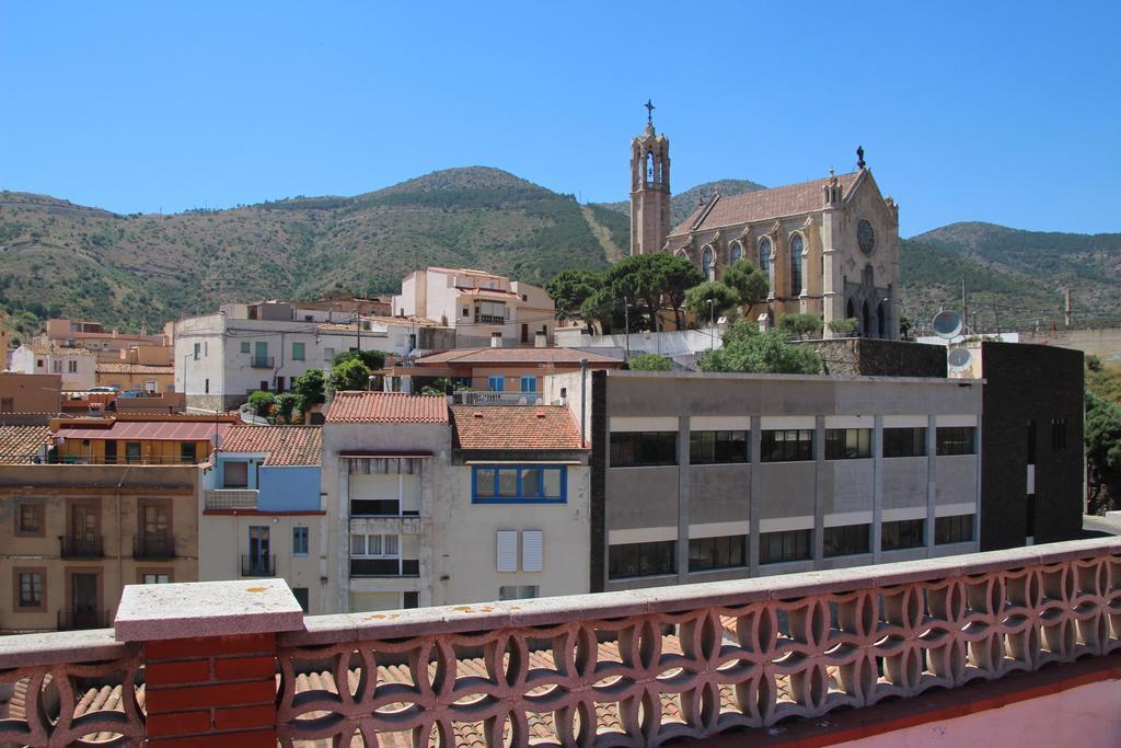 Hostal Portbou Guest house 5*