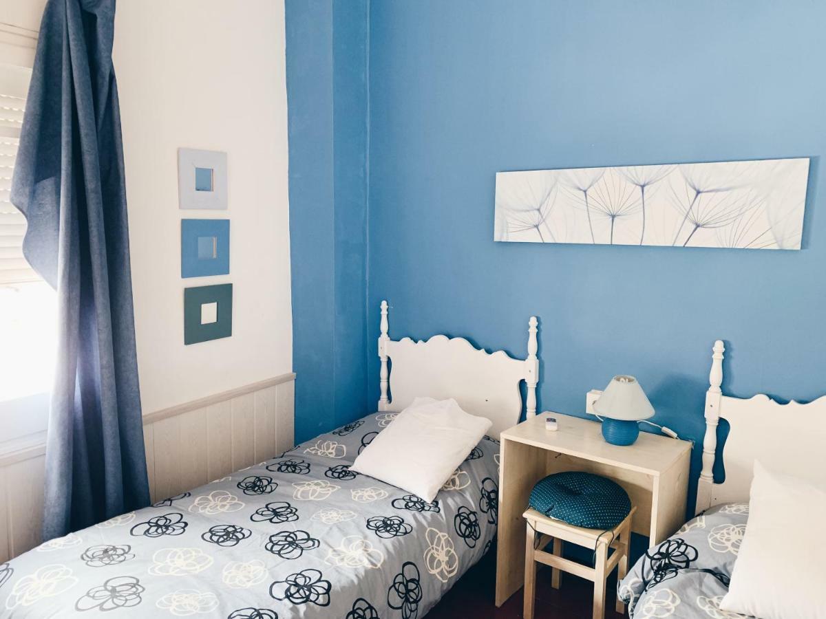 Hostal Portbou Guest house 5*