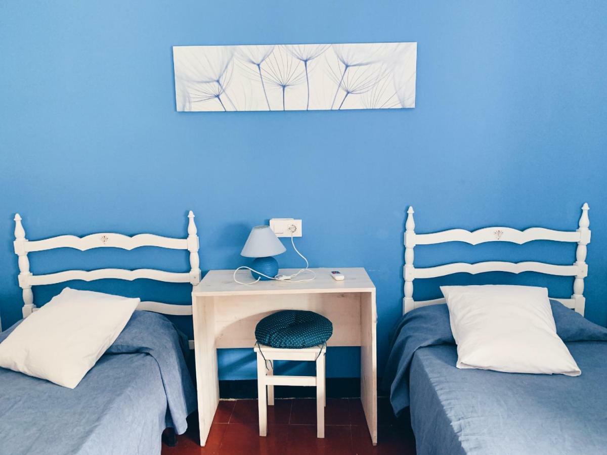 Hostal Portbou Guest house
