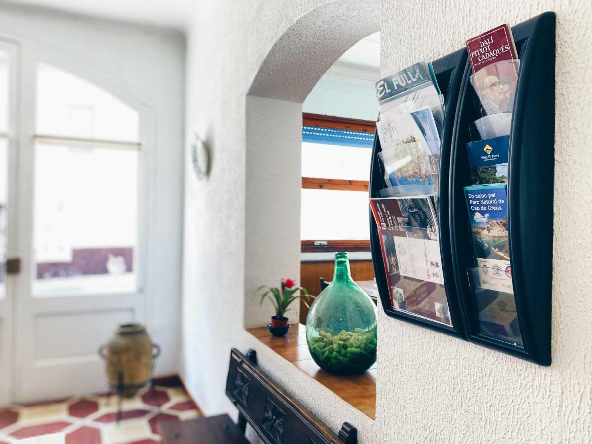 Hostal Portbou Guest house