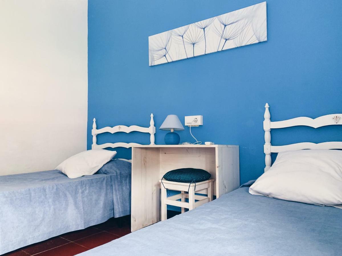 Hostal Portbou Guest house