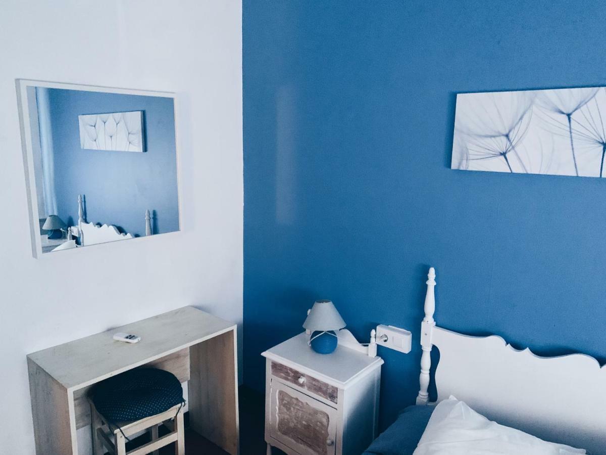 Guest house Hostal Portbou