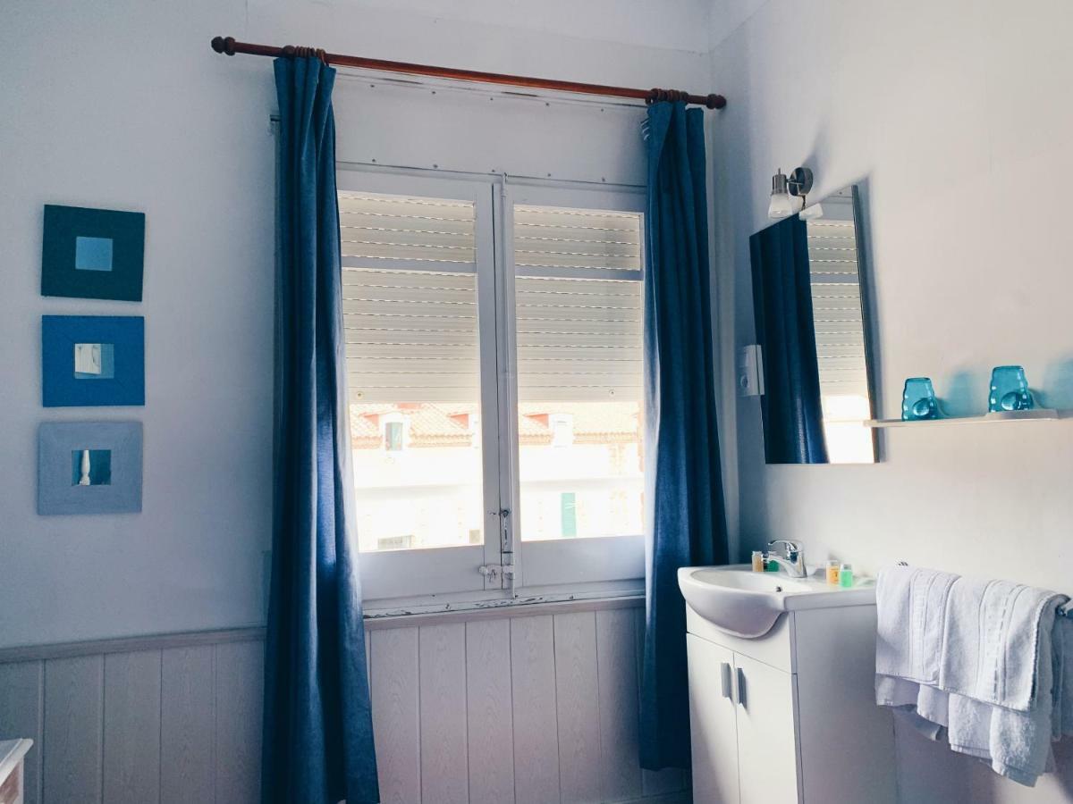 Hostal Portbou Guest house Portbou