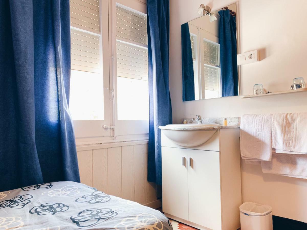 Hostal Portbou Guest house Portbou