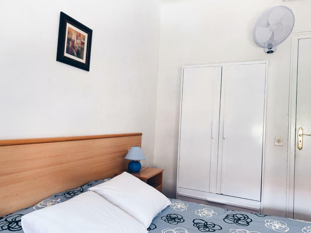 Guest house Hostal Portbou