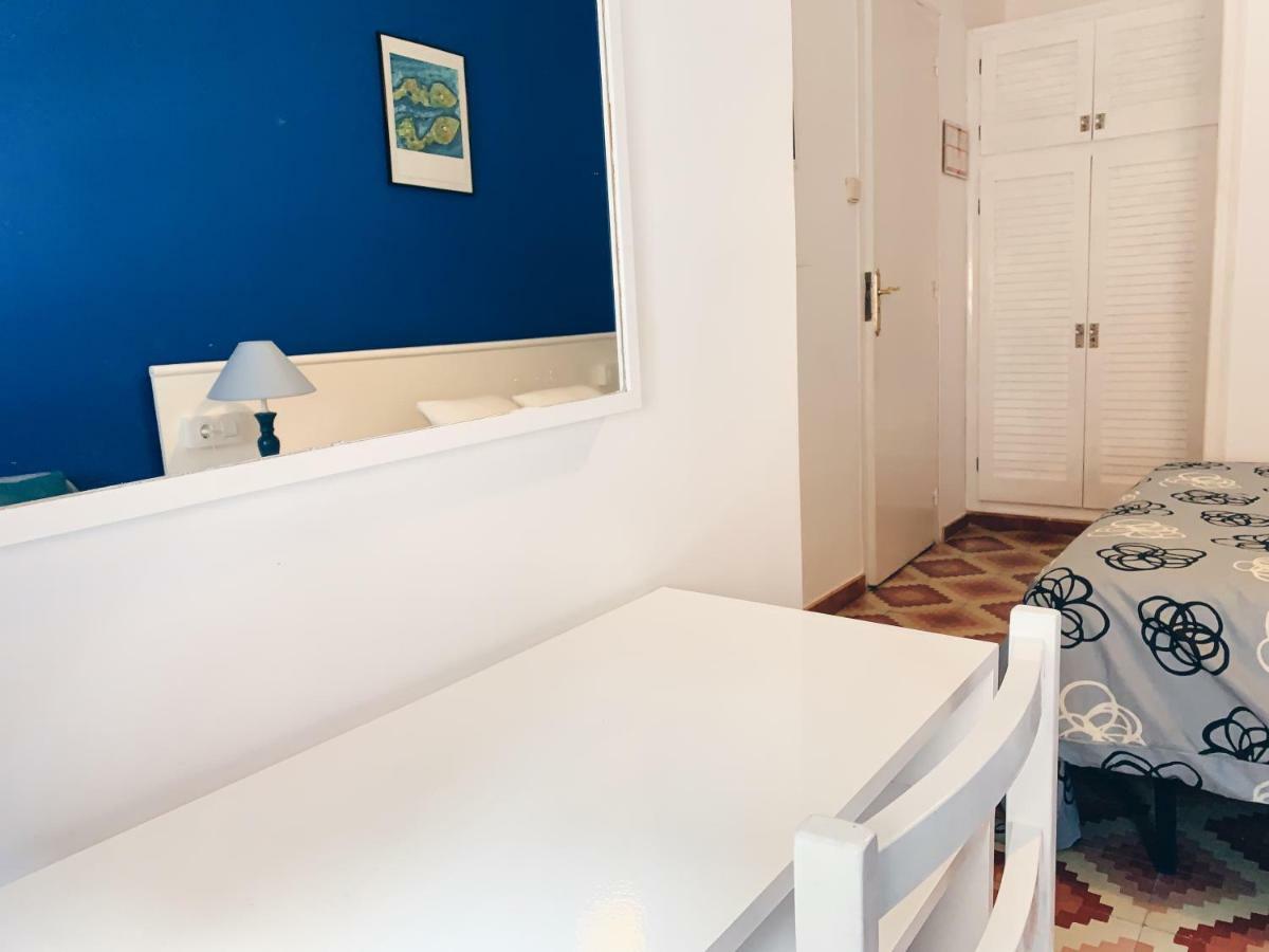 Guest house Hostal Portbou