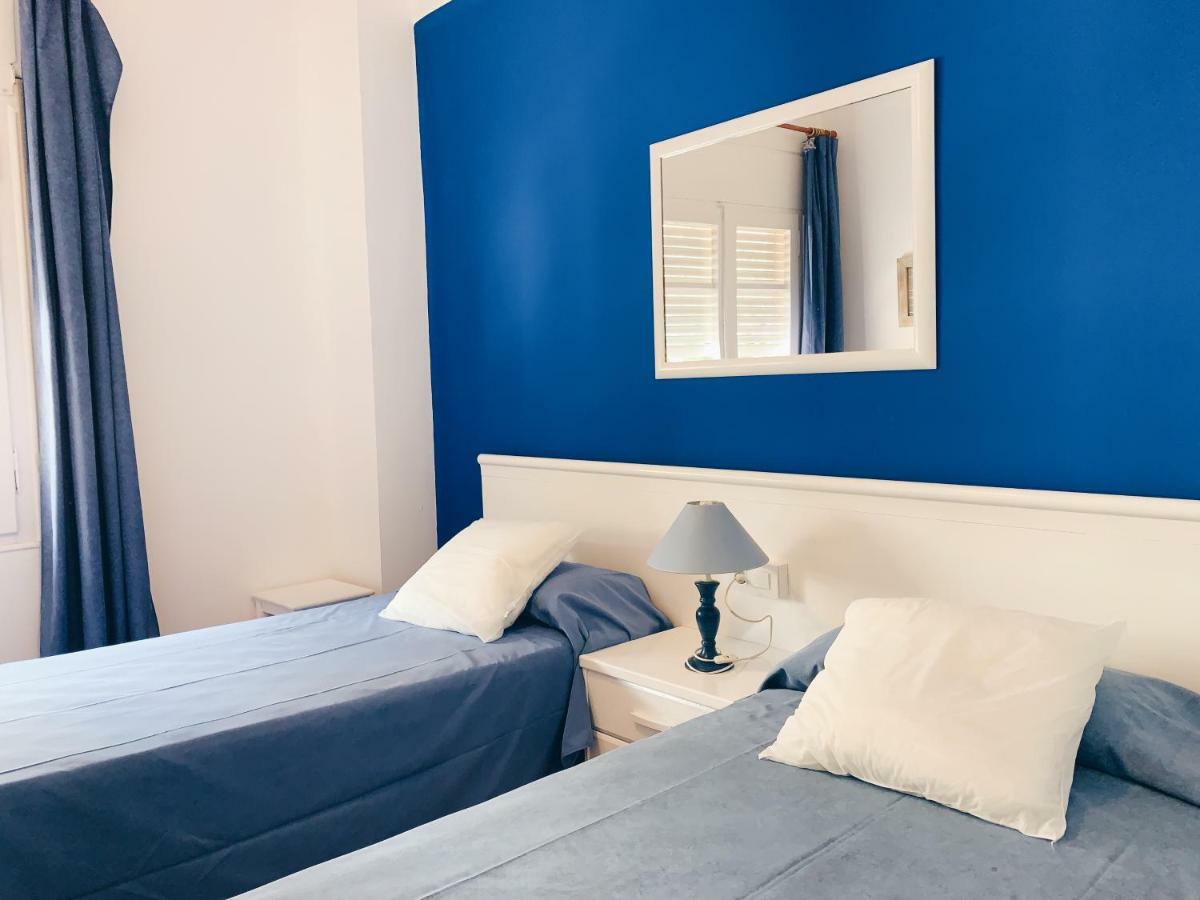 Hostal Portbou Guest house