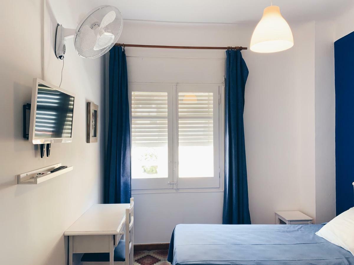 Guest house Hostal Portbou